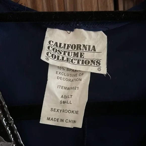 Sexy Rookie Cop costume - Picture 4 of 4